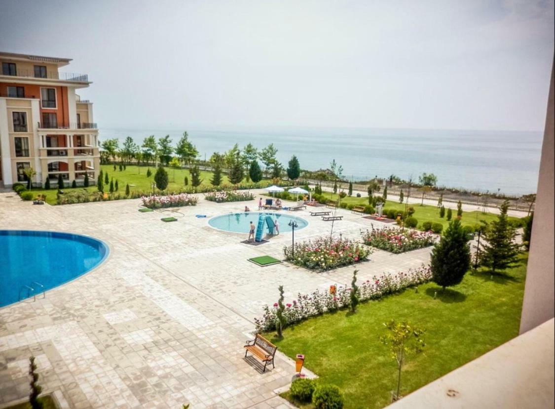Apartment In Prestige Fort Beach Sveti Vlas Exterior foto