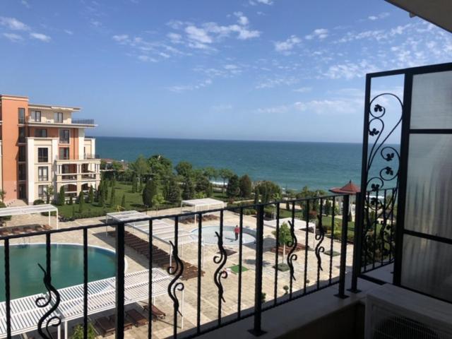 Apartment In Prestige Fort Beach Sveti Vlas Exterior foto